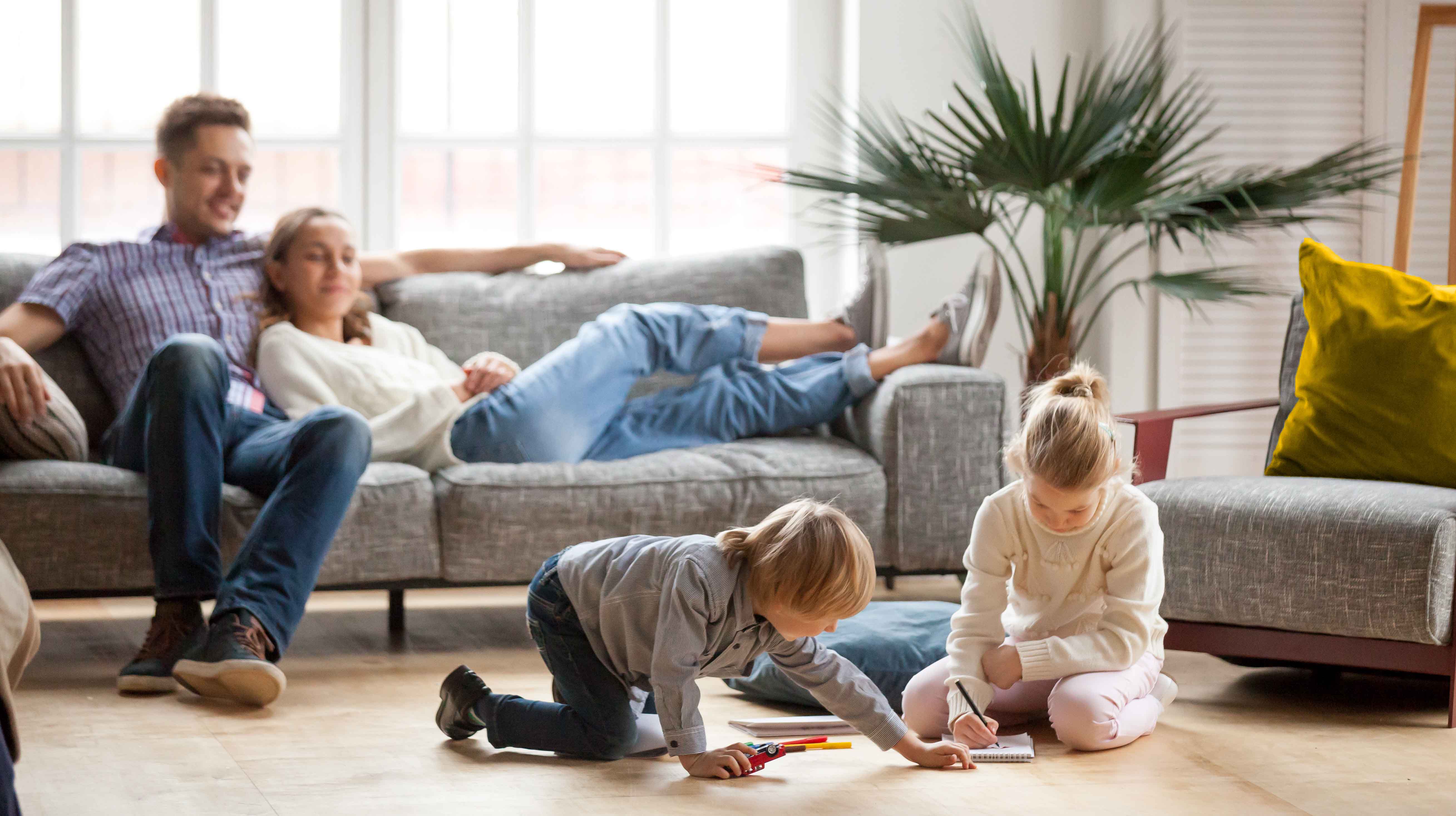 Comment survivre en restant confiné à la maison en famille ?  Forever